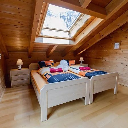 Regenbogen Familienapartment Mit Indoor-rutschbahn & Spieloase An Der Fussgaengerzone Leukerbad