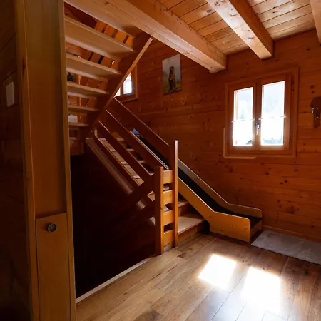 Chalet Regenbogen Leukerbad Familienapartment Mit Indoor-Rutschbahn & Spieloase An Der Fussgaengerzone *