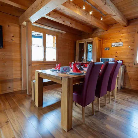 Chalet Regenbogen Leukerbad Familienapartment Mit Indoor-Rutschbahn & Spieloase An Der Fussgaengerzone ロイカーバード