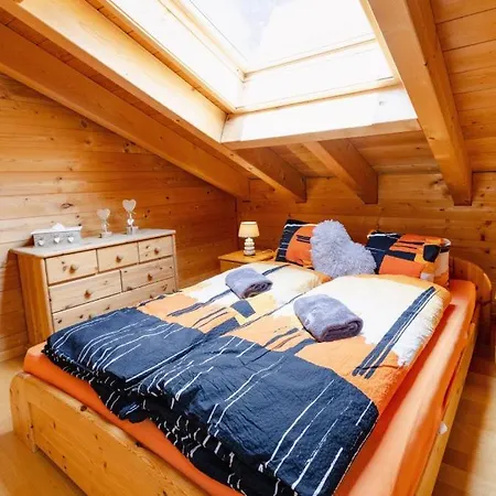 Regenbogen Familienapartment Mit Indoor-rutschbahn & Spieloase An Der Fussgaengerzone Lägenhet *