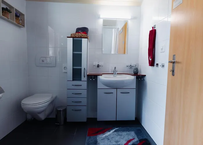 Regenbogen Mit Indoorrutschbahn