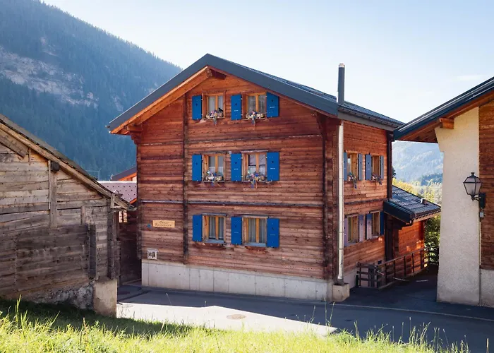 Regenbogen Mit Indoorrutschbahn