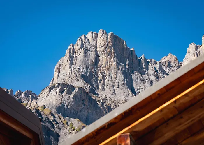 Regenbogen Mit Indoorrutschbahn Loèche-les-Bains
